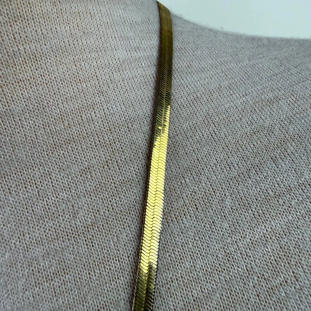 Gold Tone Thick Herringbone Chain Necklace 24" - Picture 4 of 9
